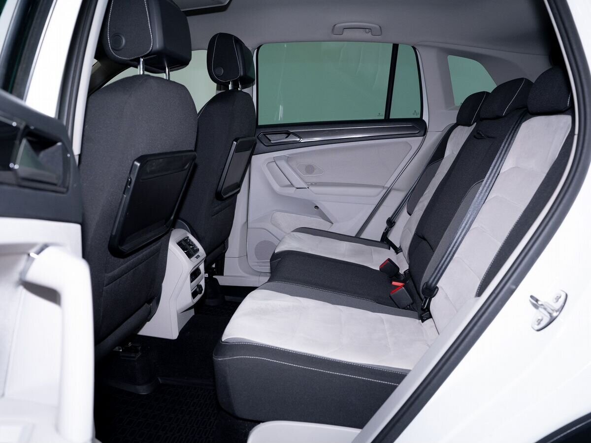 Volkswagen Tiguan 2017 - фото автомобиля