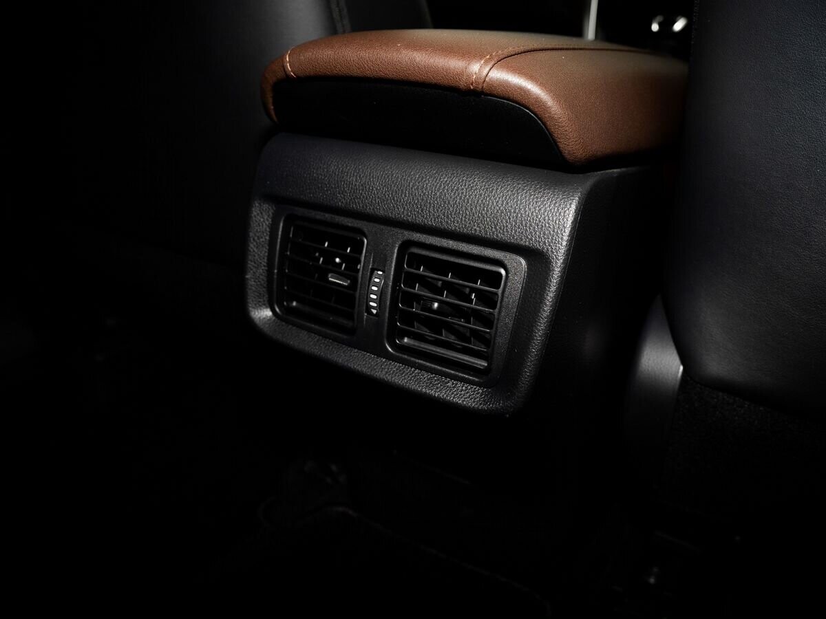 Toyota Harrier 2020 - фото автомобиля