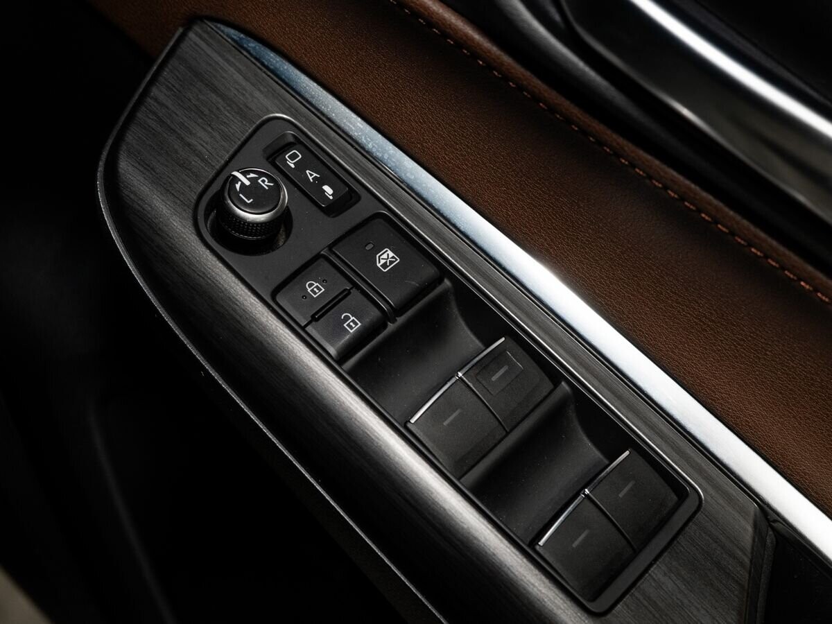 Toyota Harrier 2020 - фото автомобиля