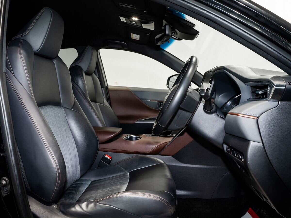 Toyota Harrier 2020 - фото автомобиля