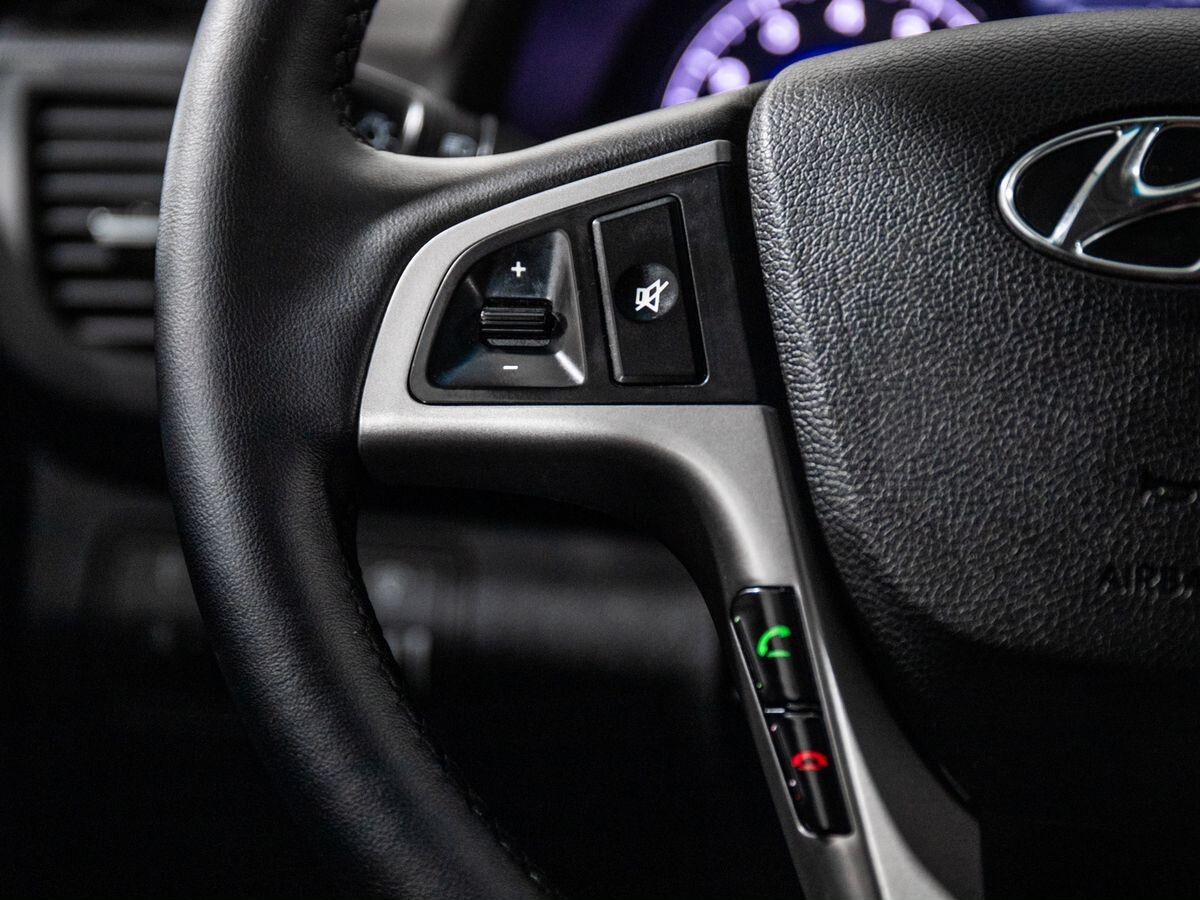 Hyundai Solaris 2015 - фото автомобиля