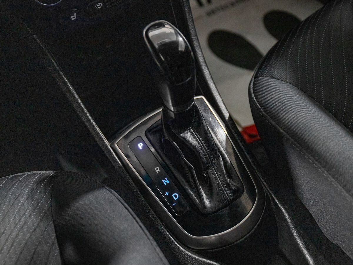 Hyundai Solaris 2015 - фото автомобиля