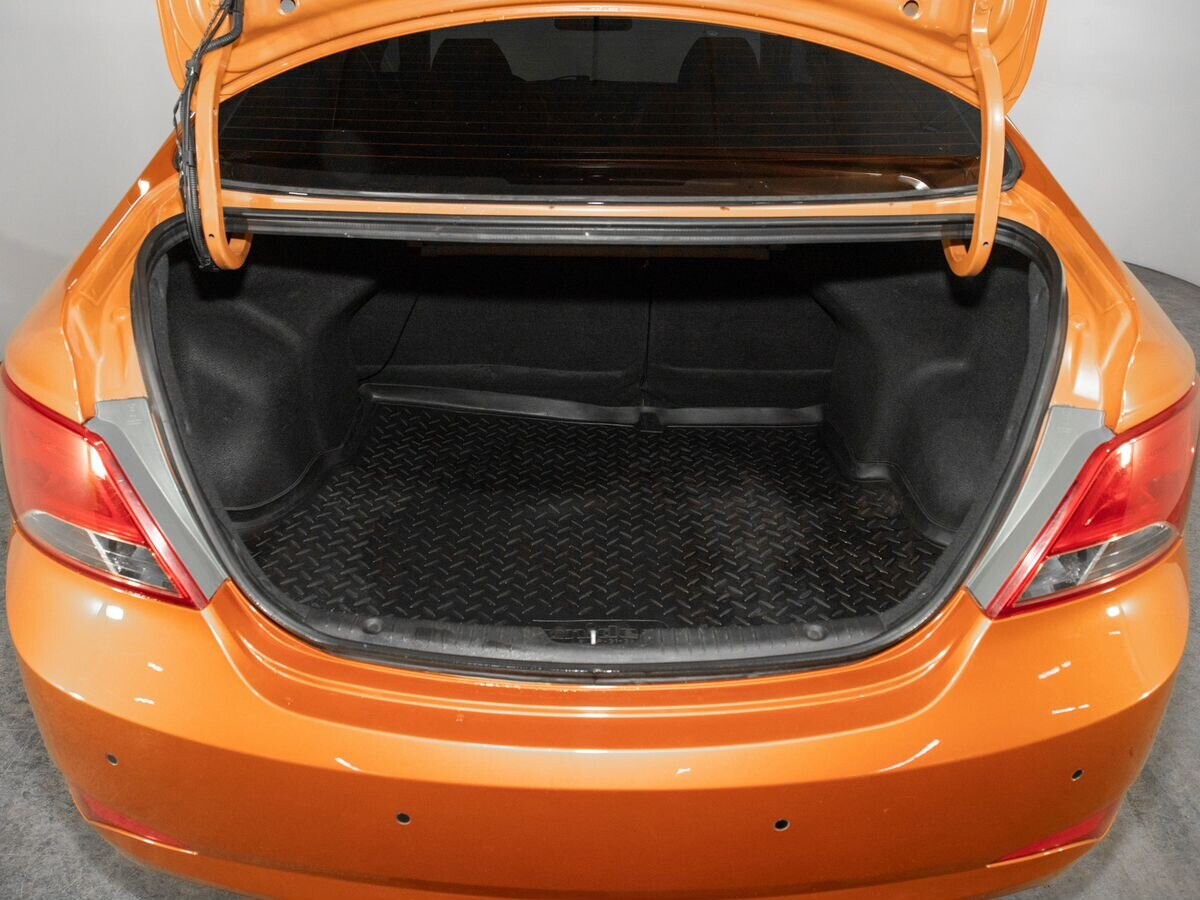 Hyundai Solaris 2015 - фото автомобиля