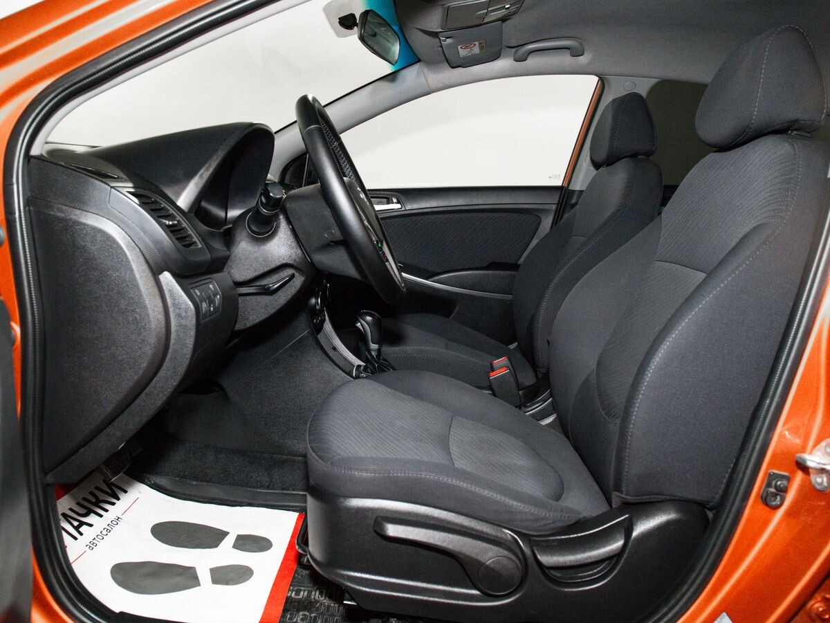 Hyundai Solaris 2015 - фото автомобиля