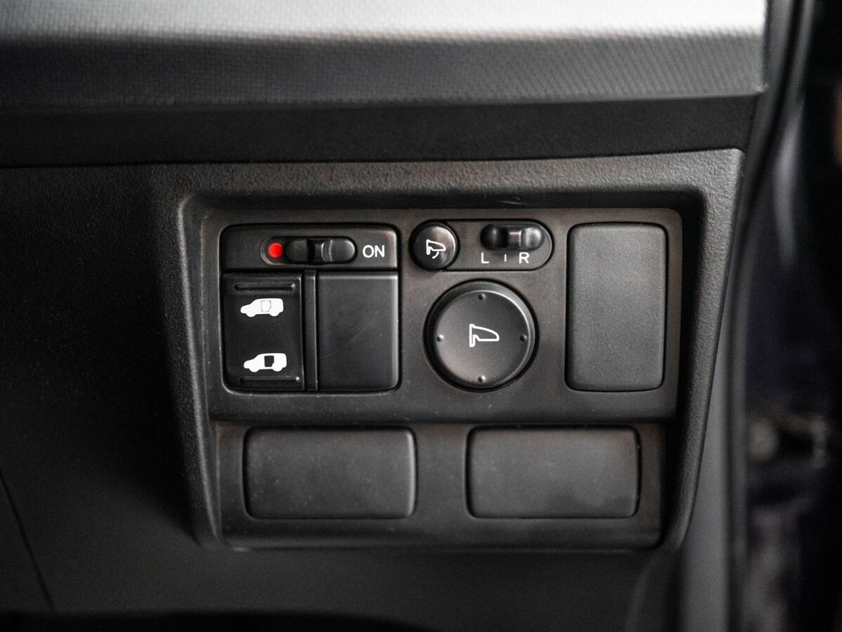 Honda Freed 2010 - фото автомобиля