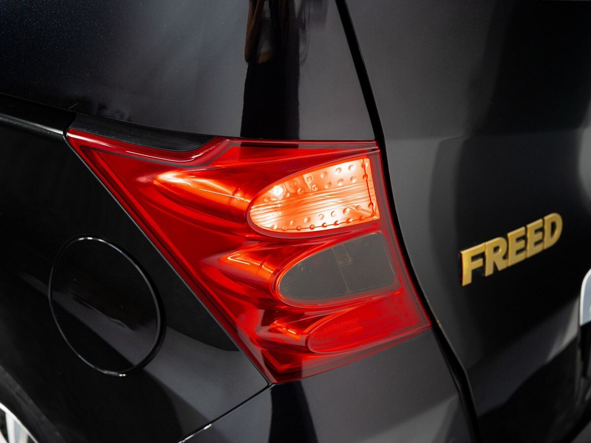 Honda Freed 2010 - фото автомобиля