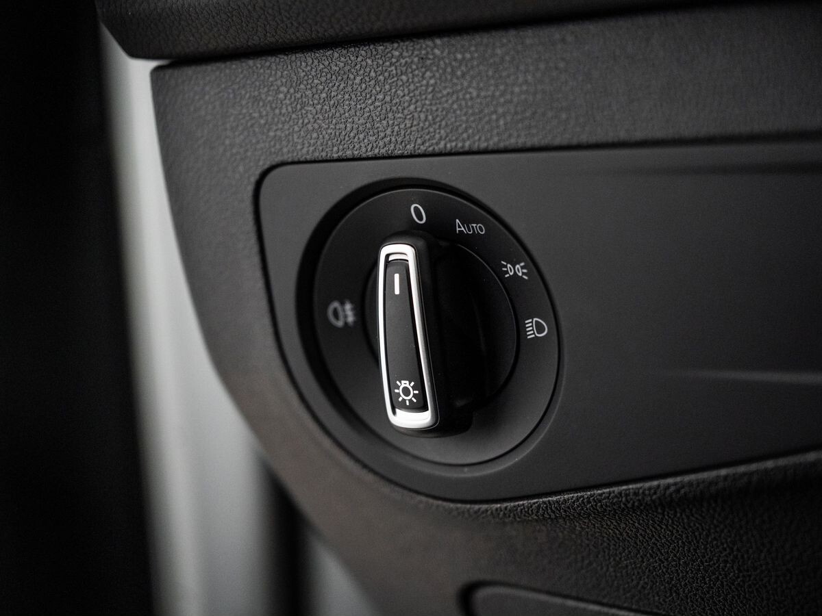 Volkswagen Tiguan 2021 - фото автомобиля