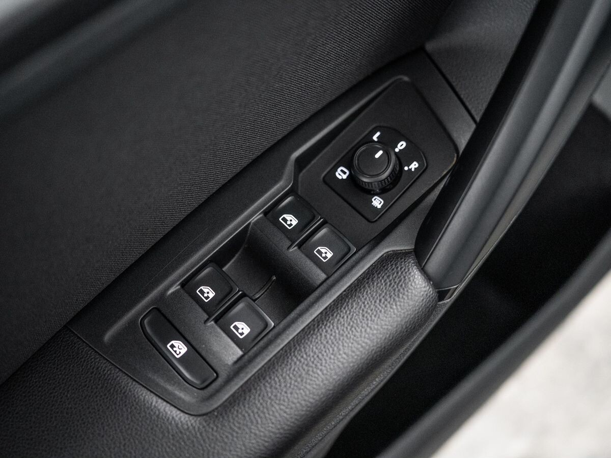 Volkswagen Tiguan 2021 - фото автомобиля