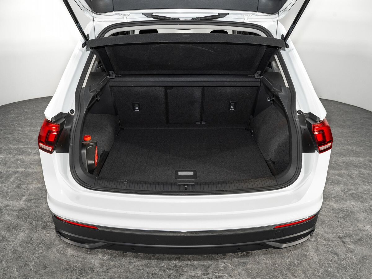 Volkswagen Tiguan 2021 - фото автомобиля