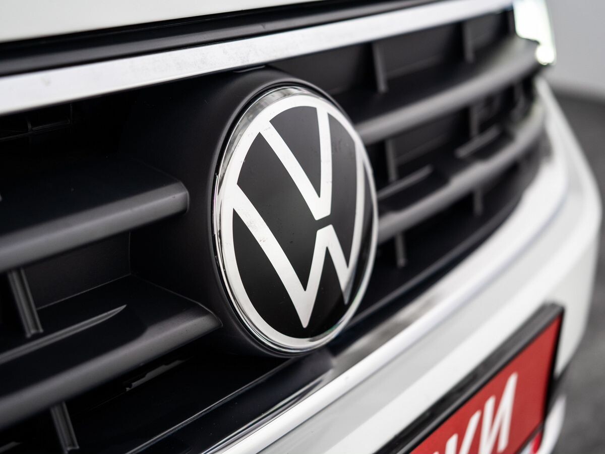 Volkswagen Tiguan 2021 - фото автомобиля