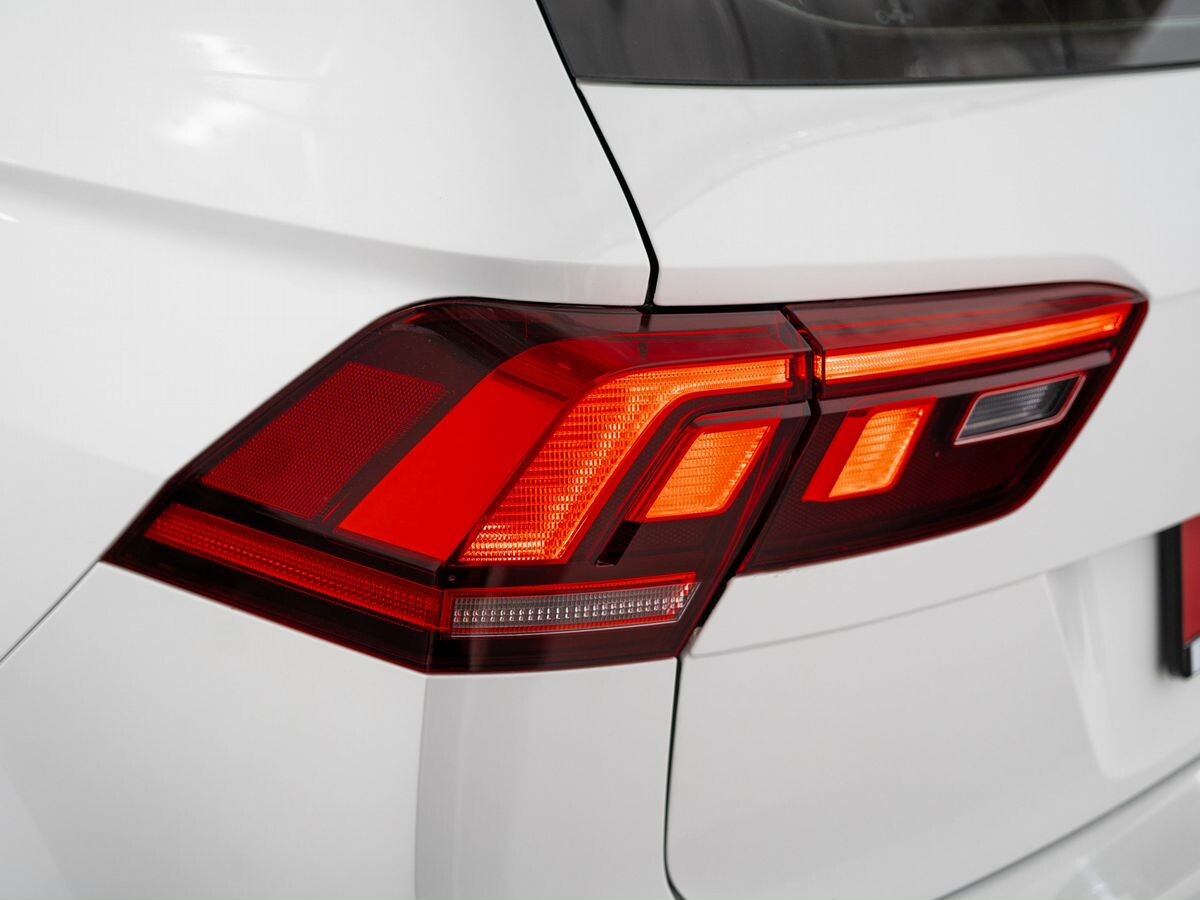 Volkswagen Tiguan 2021 - фото автомобиля