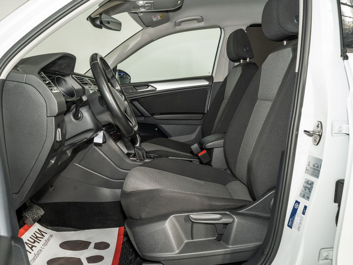 Volkswagen Tiguan 2021 - фото автомобиля