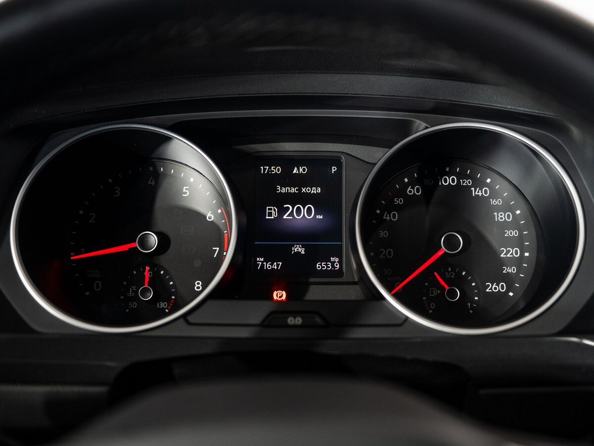 Volkswagen Tiguan 2021 - фото автомобиля