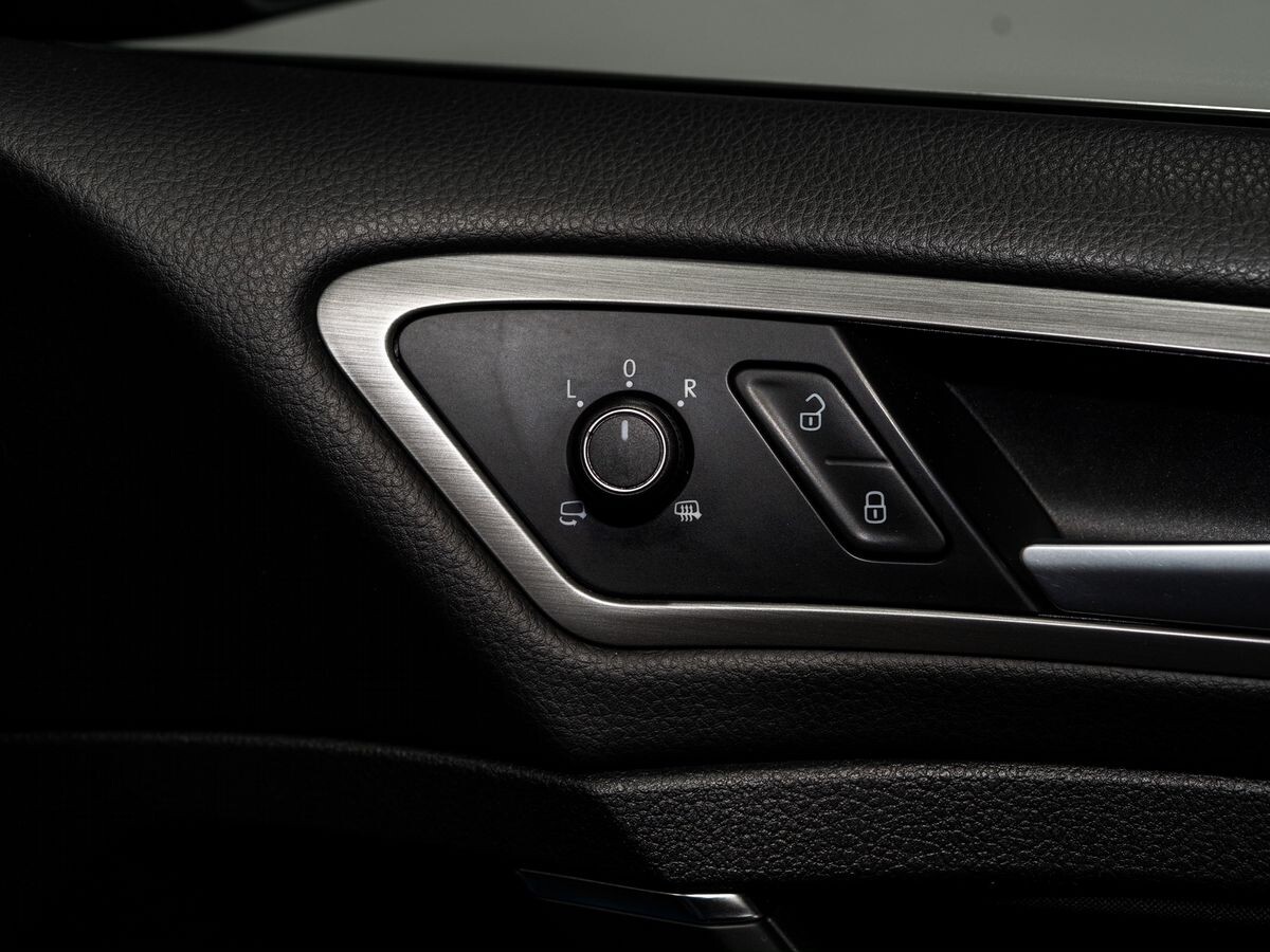 Volkswagen Golf 2015 - фото автомобиля