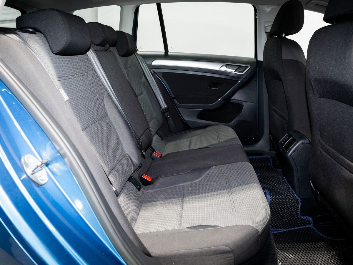 Volkswagen Golf 2015 - фото автомобиля