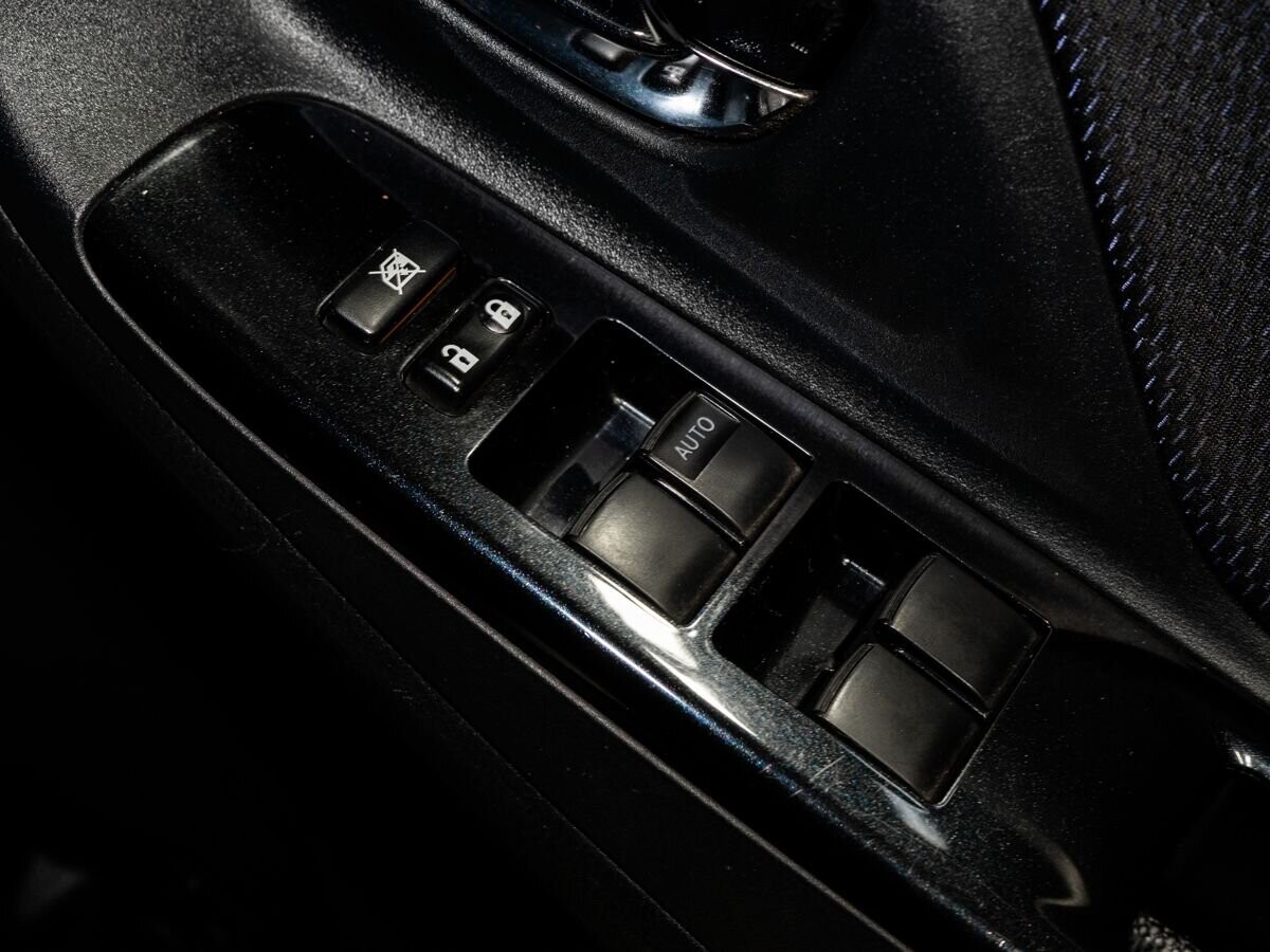 Toyota Vitz 2019 - фото автомобиля