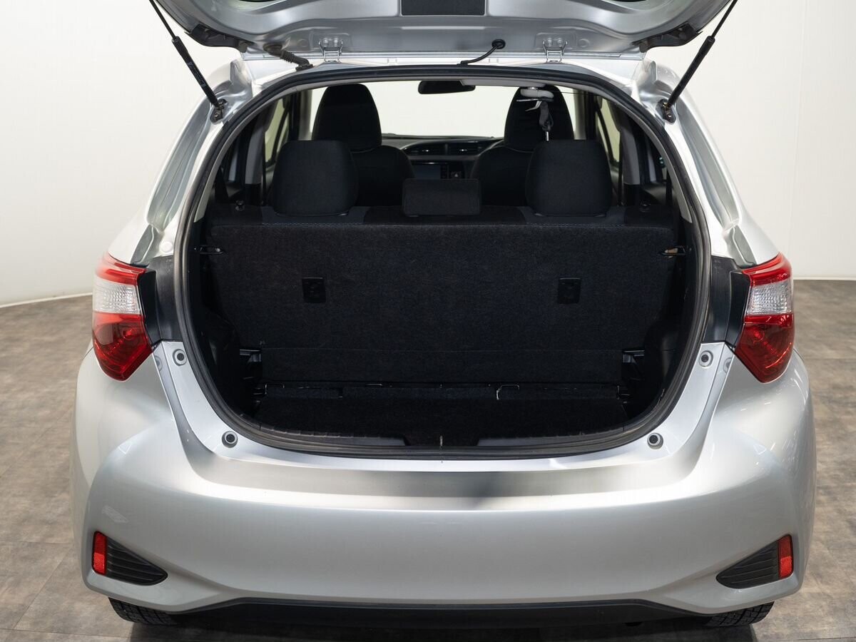 Toyota Vitz 2019 - фото автомобиля