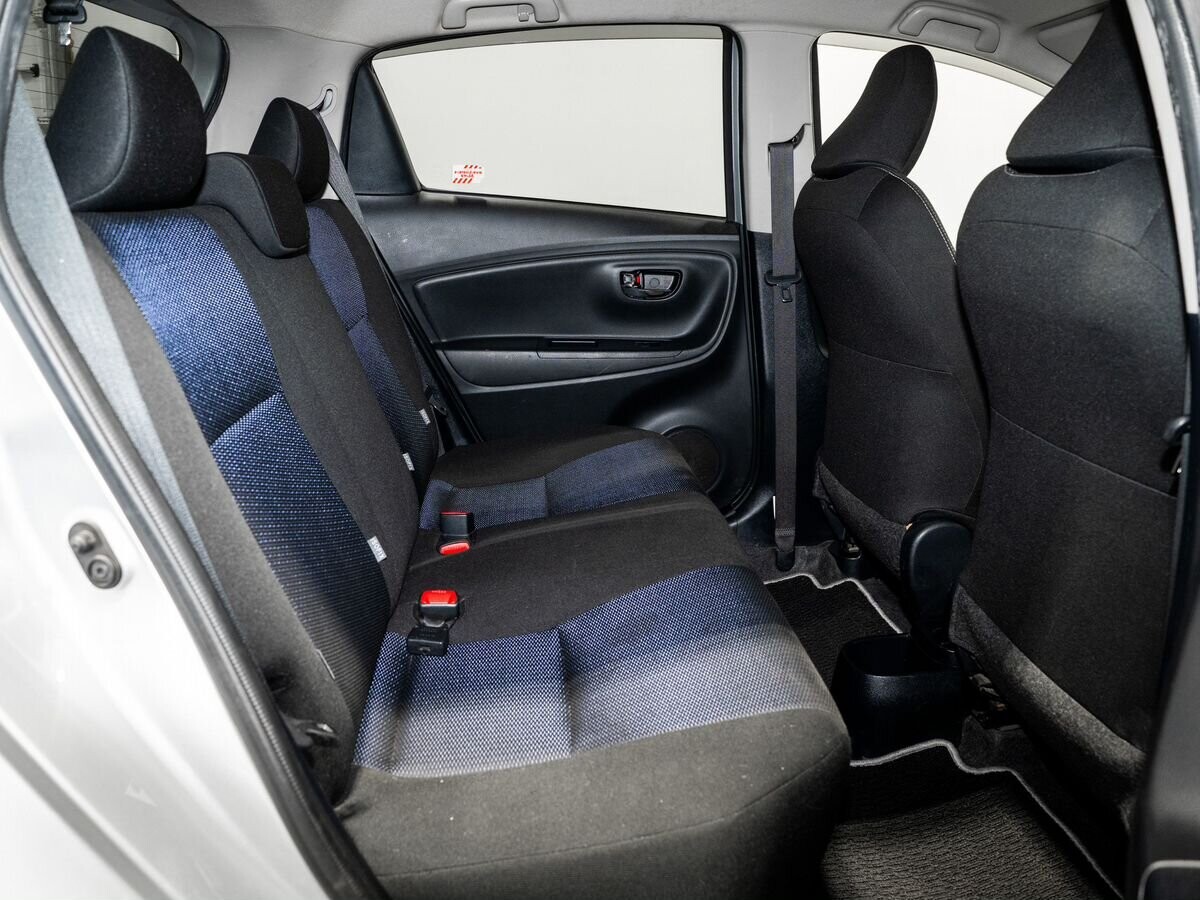 Toyota Vitz 2019 - фото автомобиля