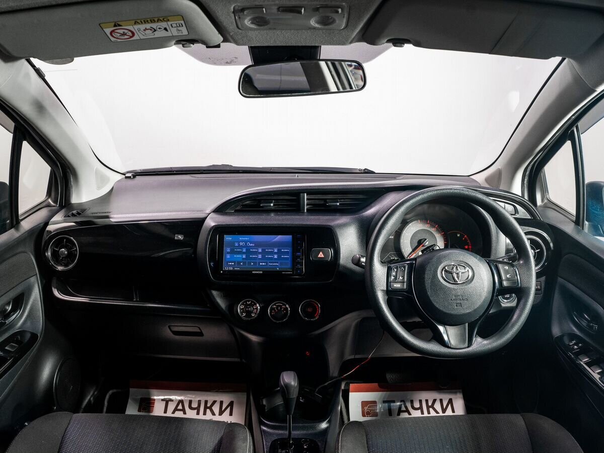 Toyota Vitz 2019 - фото автомобиля