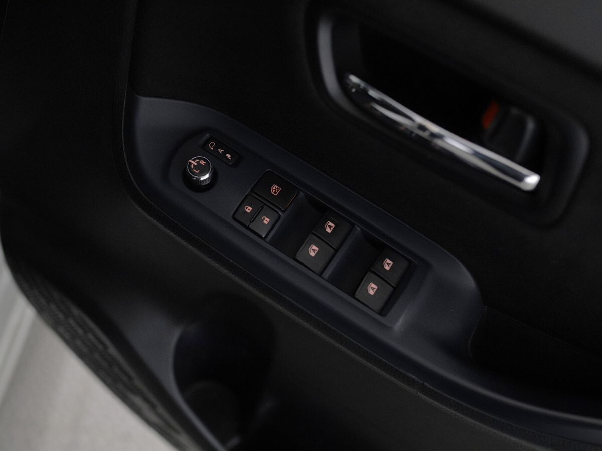 Toyota Voxy 2014 - фото автомобиля