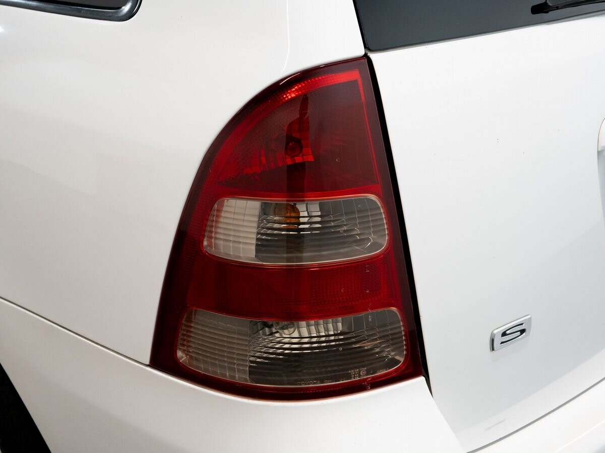 Toyota Corolla 2001 - фото автомобиля