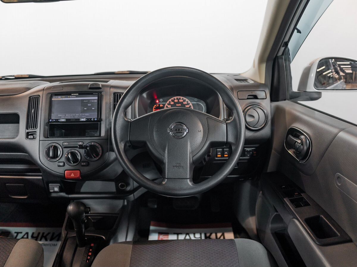 Nissan AD 2017 - фото автомобиля