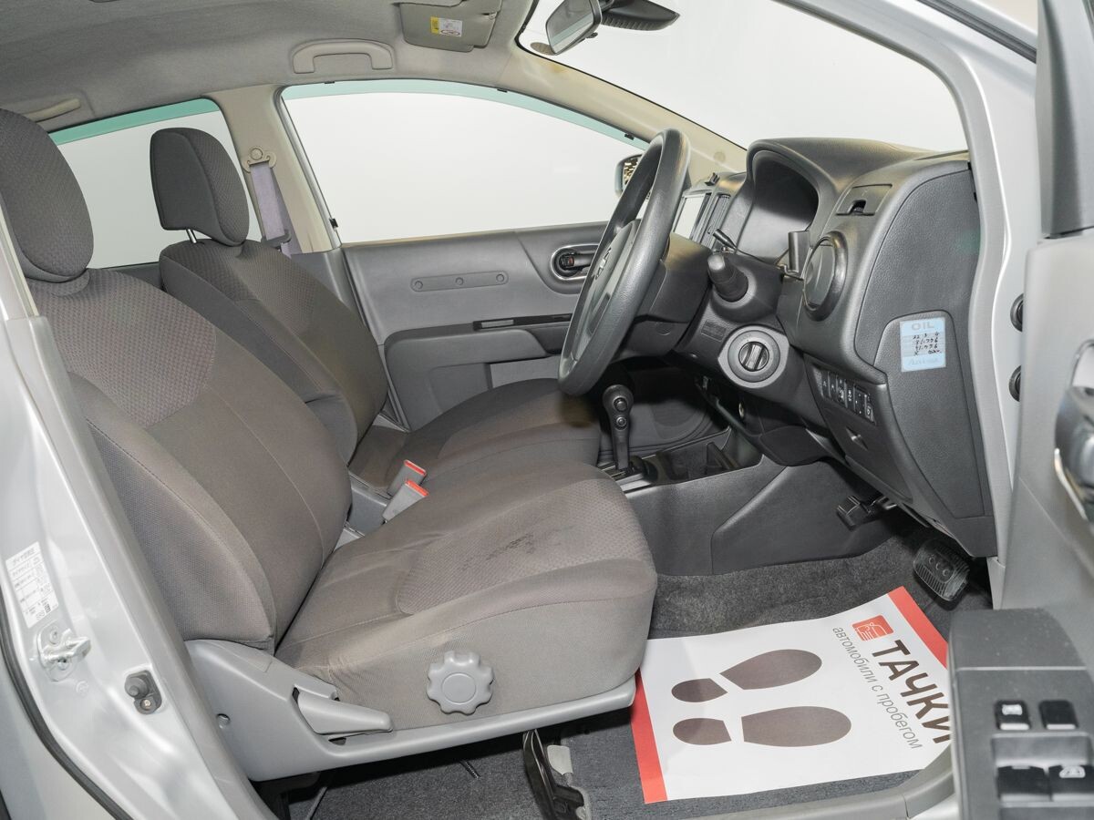 Nissan AD 2017 - фото автомобиля