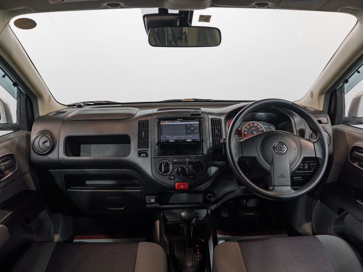 Nissan AD 2017 - фото автомобиля