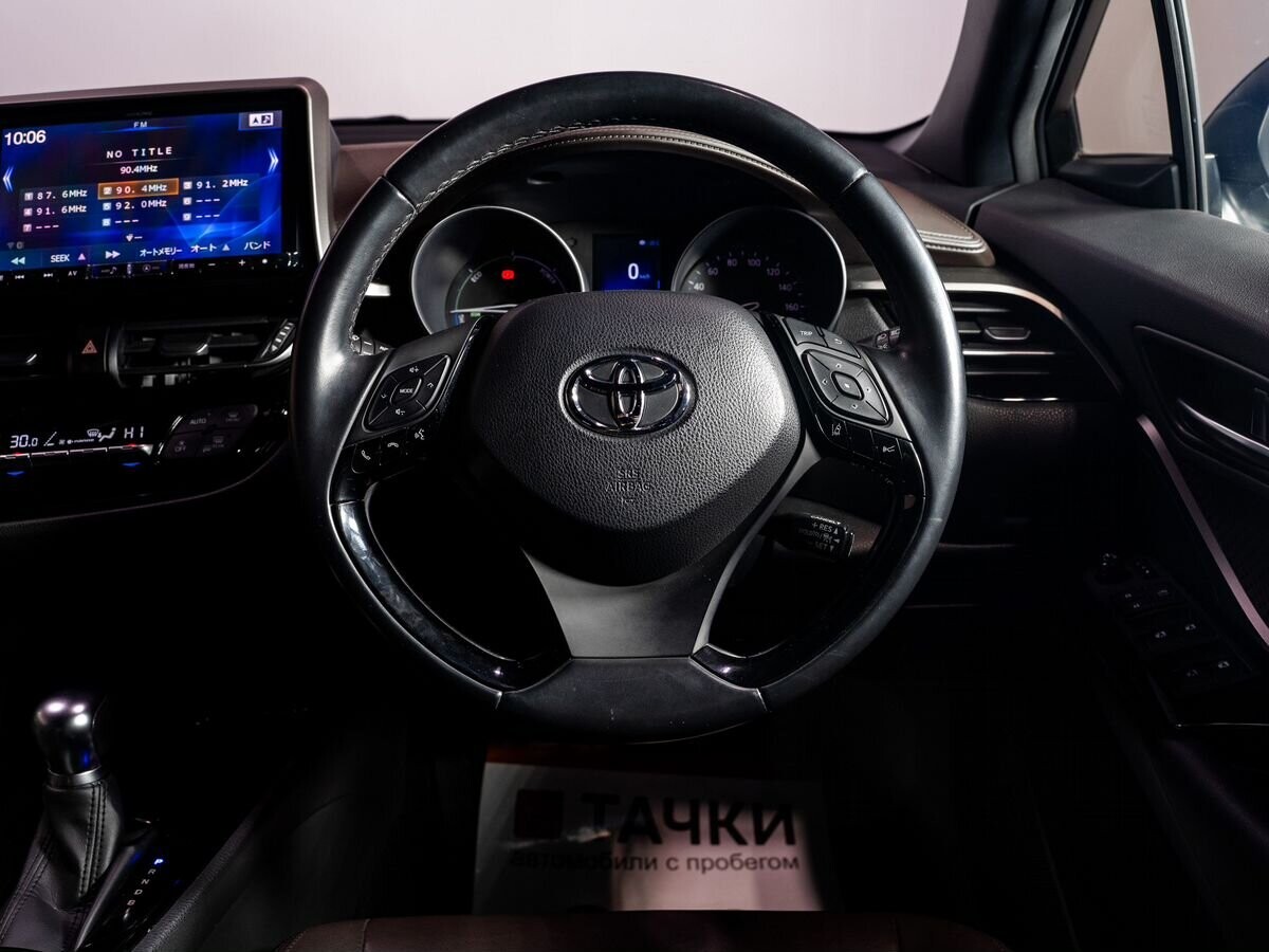 Toyota C-HR 2018 - фото автомобиля