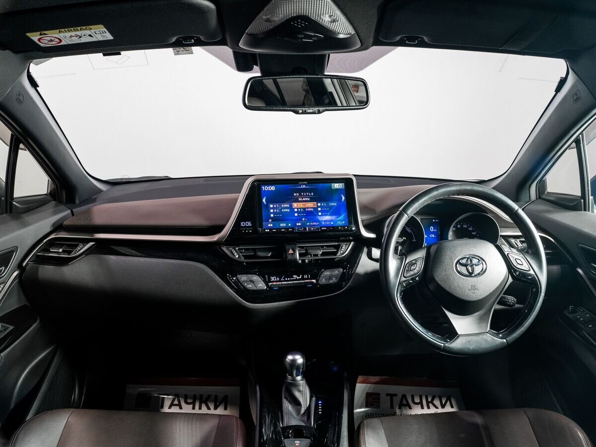 Toyota C-HR 2018 - фото автомобиля