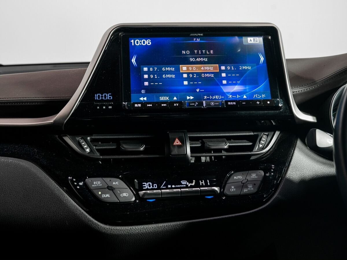 Toyota C-HR 2018 - фото автомобиля