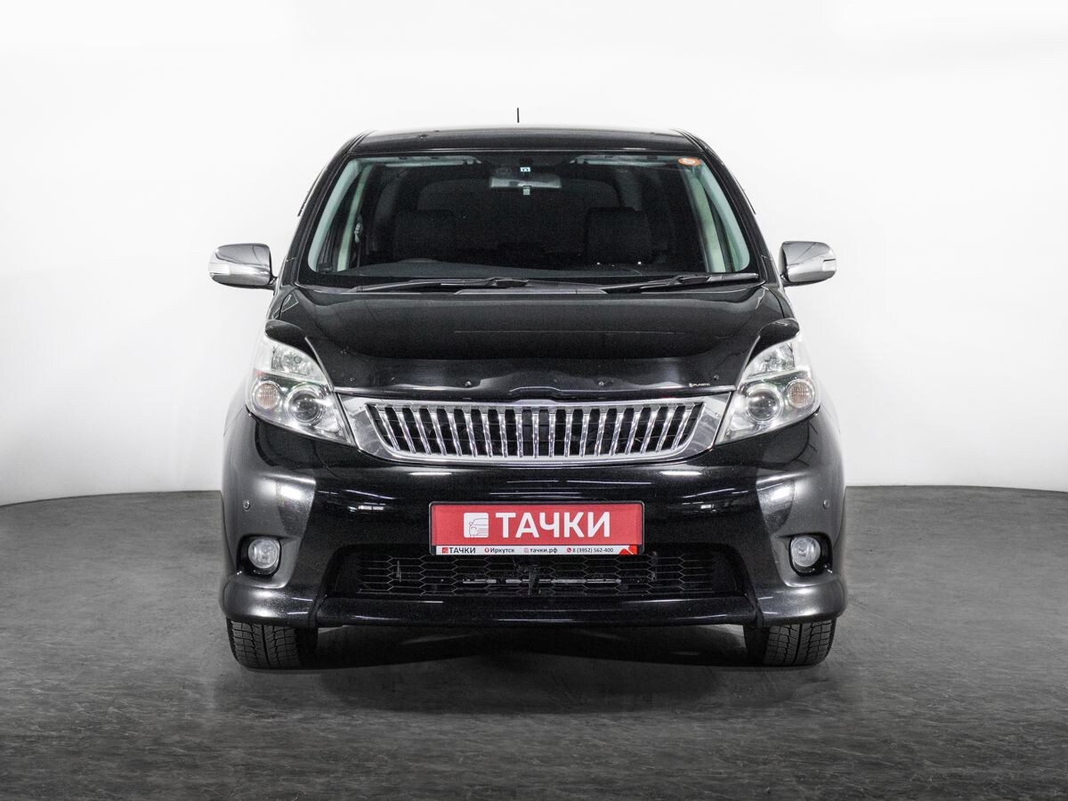 Toyota Isis 2011 - фото автомобиля