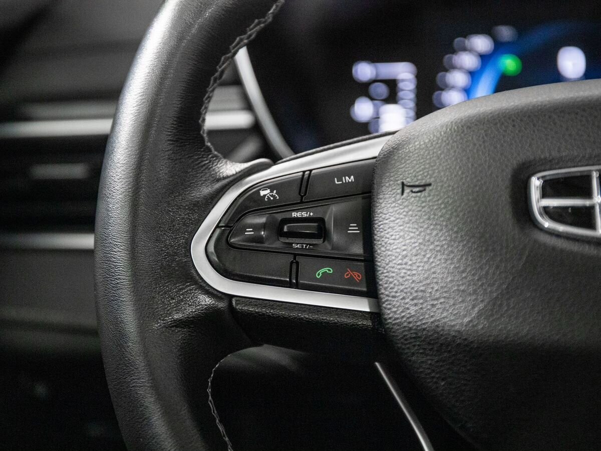 Geely Atlas Pro 2022 - фото автомобиля