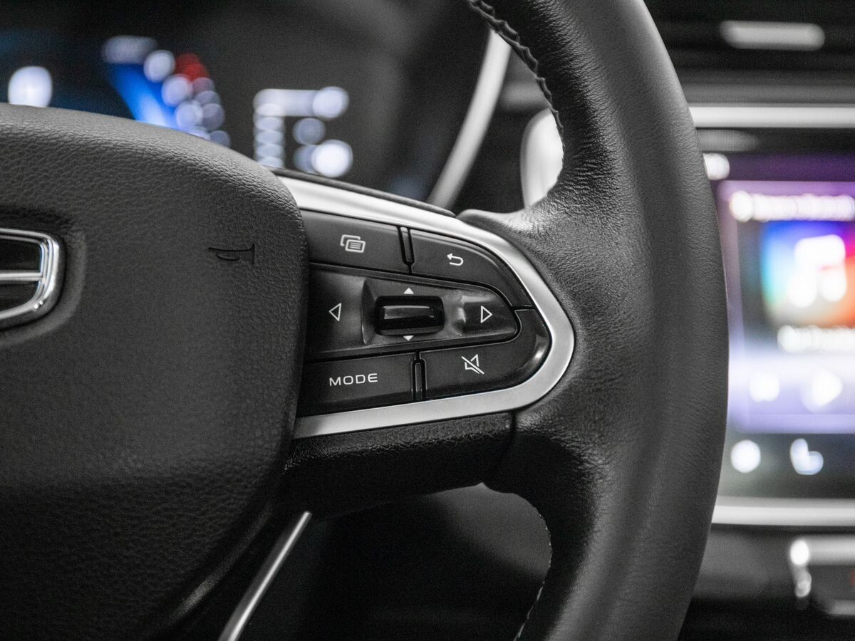 Geely Atlas Pro 2022 - фото автомобиля