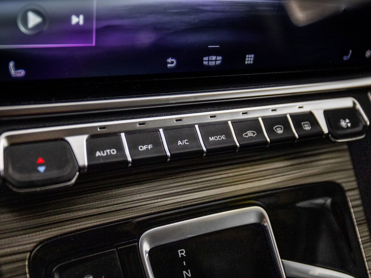 Geely Atlas Pro 2022 - фото автомобиля