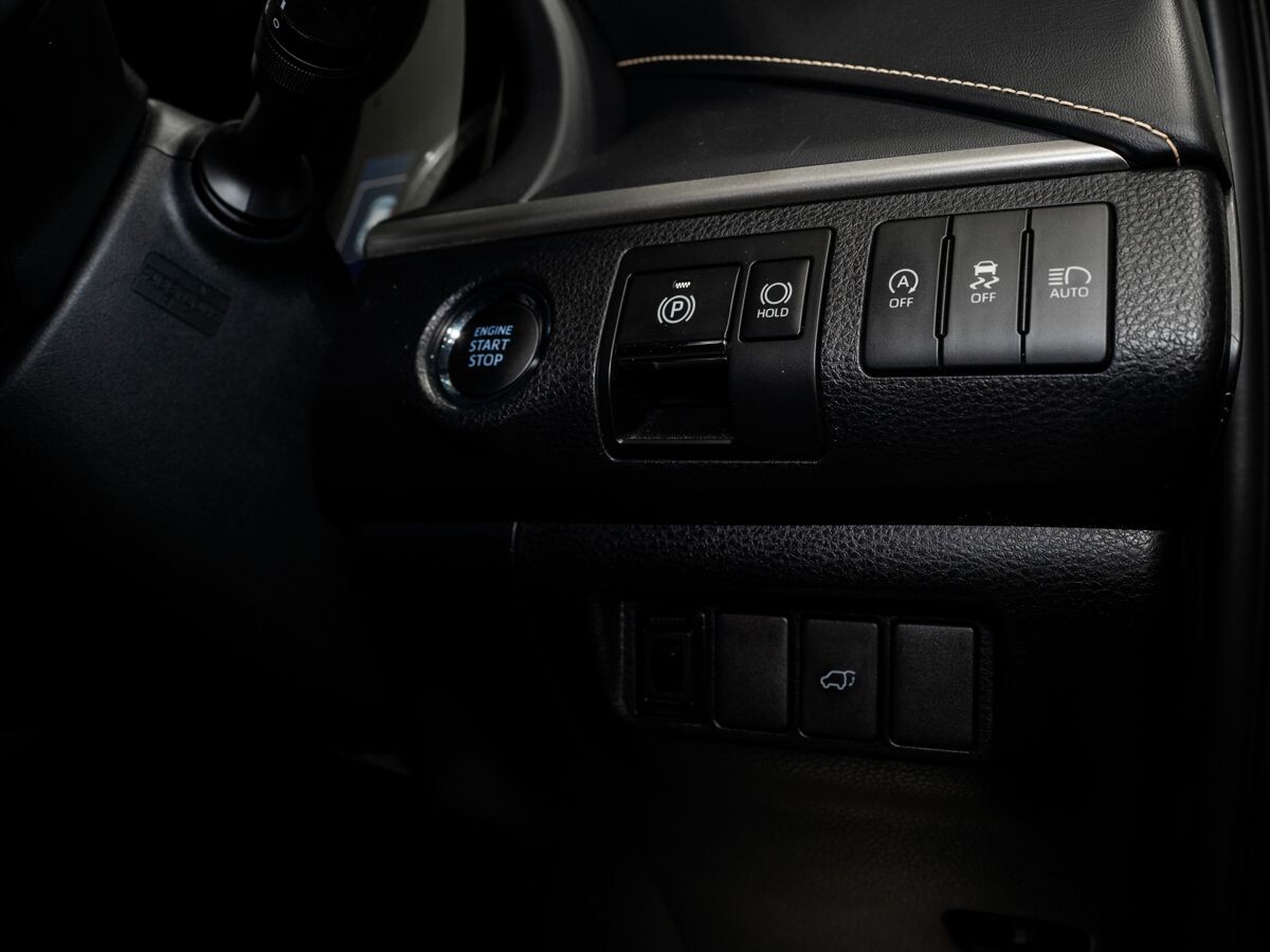 Toyota Harrier 2018 - фото автомобиля