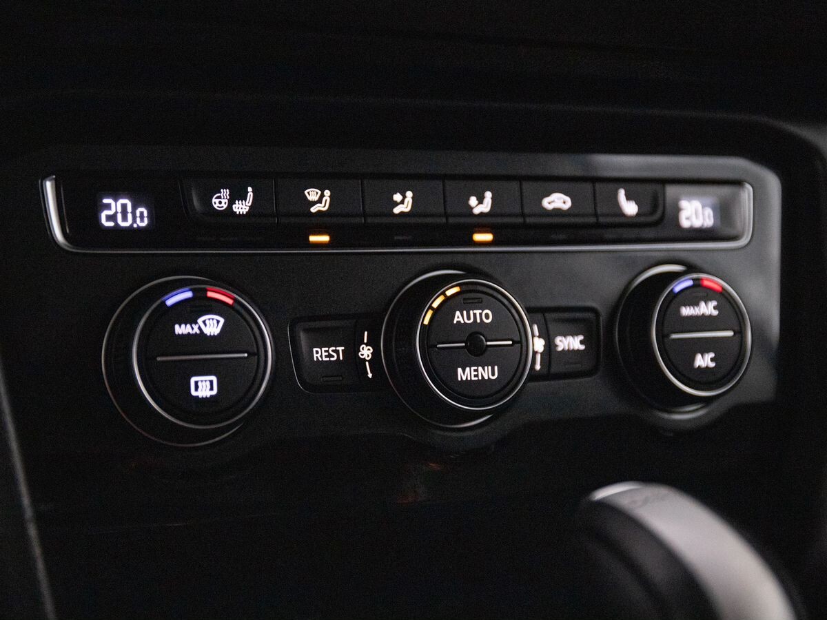 Volkswagen Tiguan 2018 - фото автомобиля