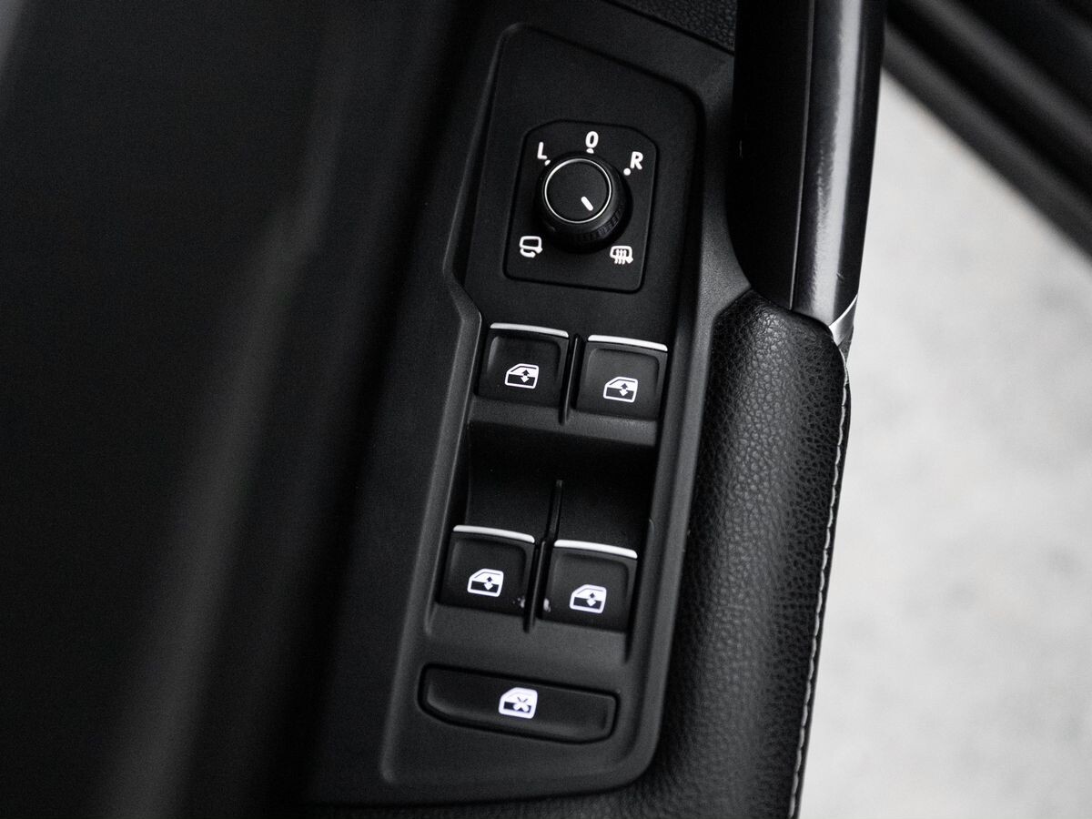 Volkswagen Tiguan 2018 - фото автомобиля