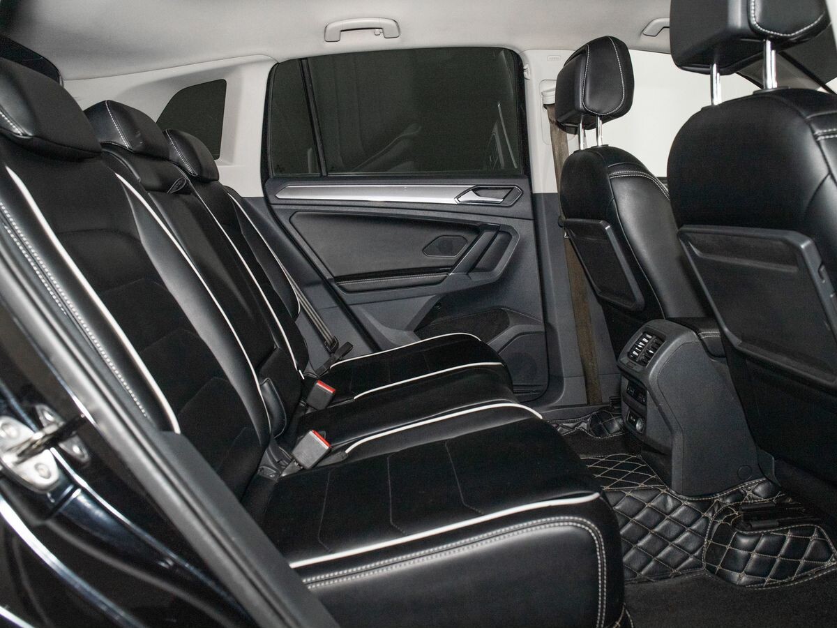 Volkswagen Tiguan 2018 - фото автомобиля