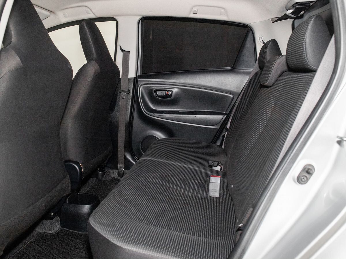 Toyota Vitz 2017 - фото автомобиля