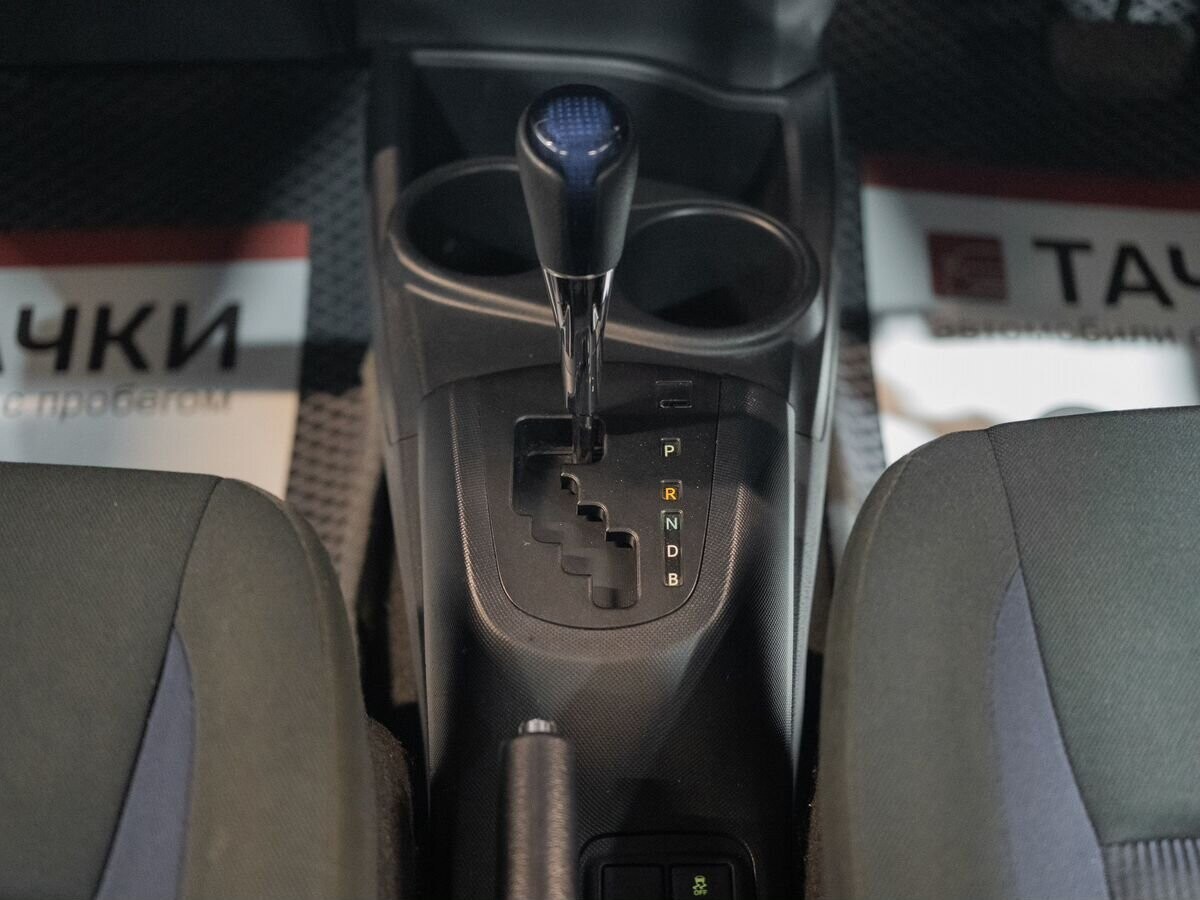 Toyota Aqua 2017 - фото автомобиля