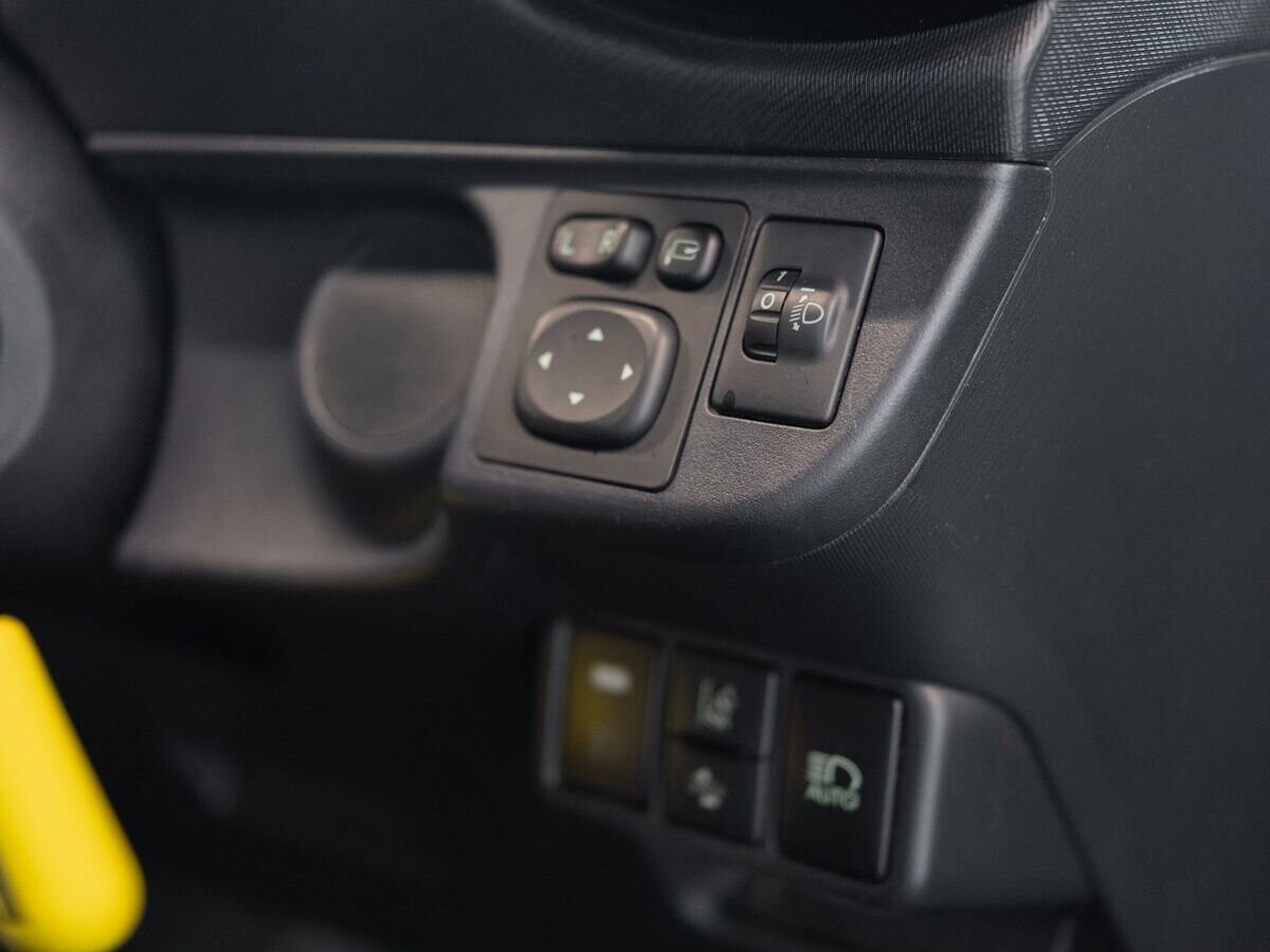 Toyota Aqua 2017 - фото автомобиля