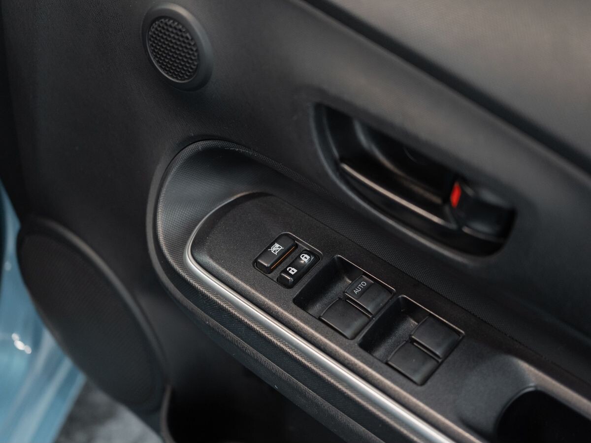 Toyota Aqua 2017 - фото автомобиля