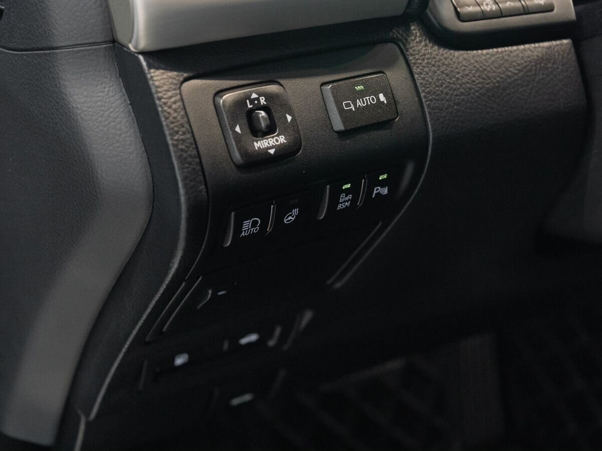 Lexus LS 2014 - фото автомобиля