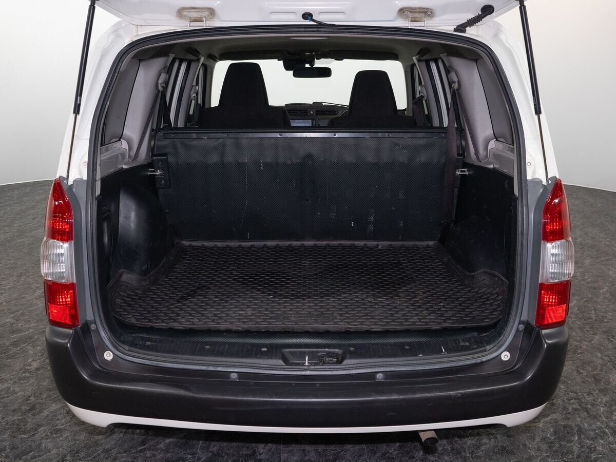 Toyota Probox 2018 - фото автомобиля