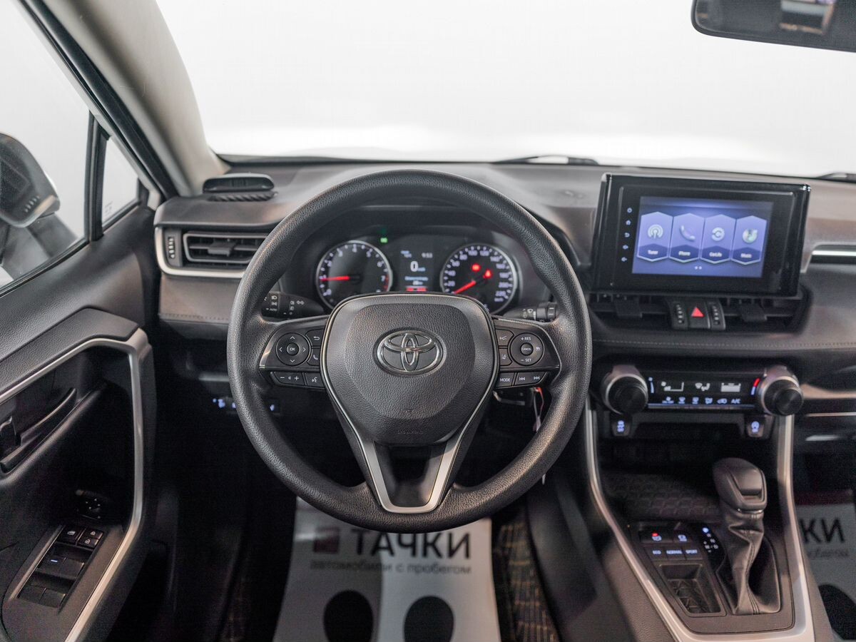 Toyota RAV4 2021 - фото автомобиля