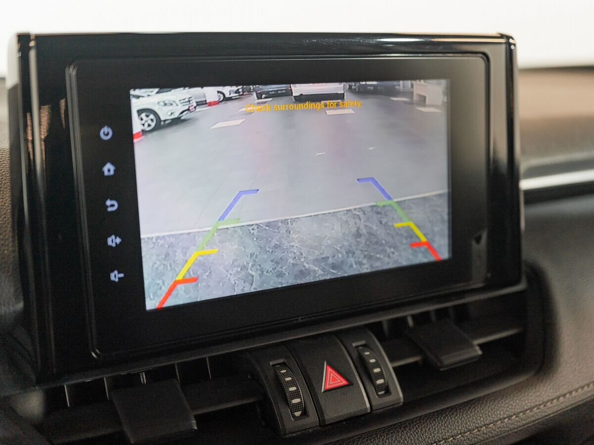 Toyota RAV4 2021 - фото автомобиля