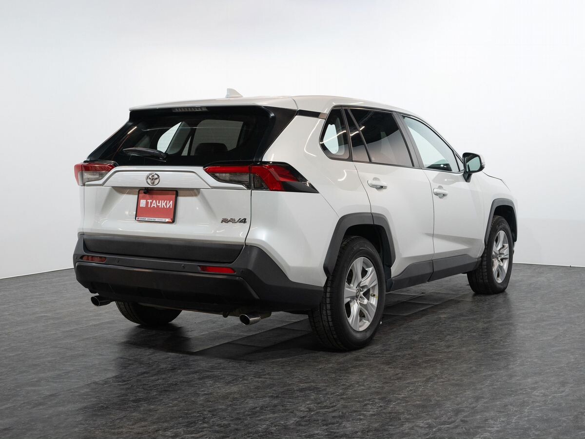 Toyota RAV4 2021 - фото автомобиля