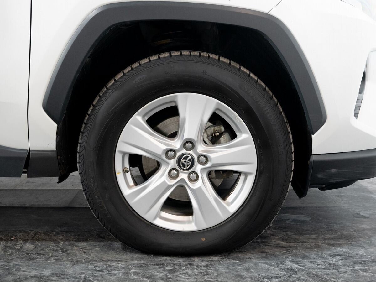 Toyota RAV4 2021 - фото автомобиля