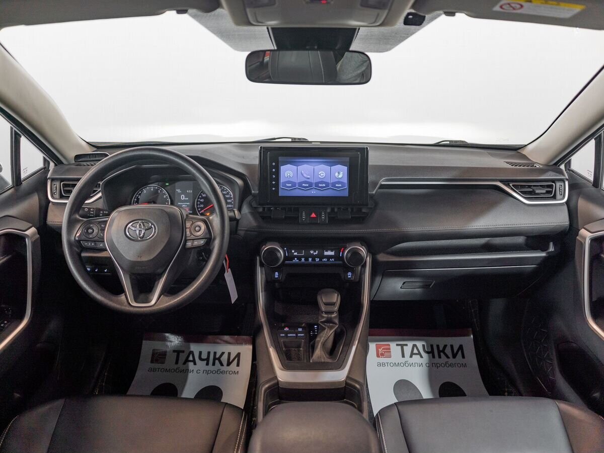 Toyota RAV4 2021 - фото автомобиля